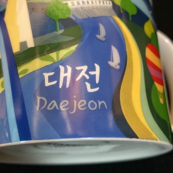Daejeon, Korea. Starbucks coffee mug. 2013 - Picture 6 of 6